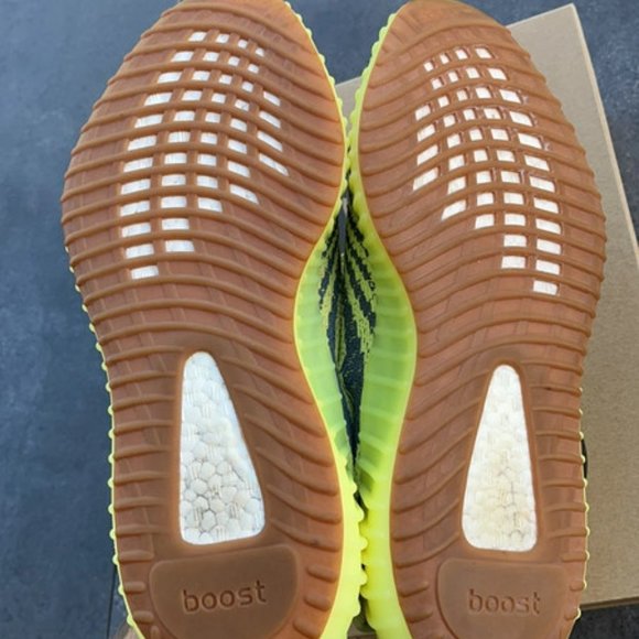 Yeezy 350 v2 semi Frozen yellow 43 1/3